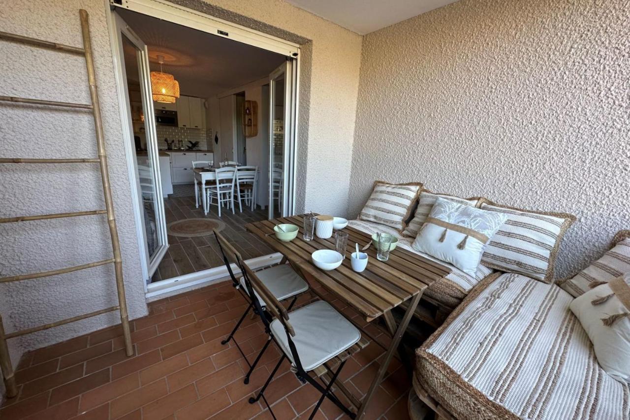 Very Cosy Apartment At 200 M From The Beaches Ла Лонд-ле-Мор Екстериор снимка